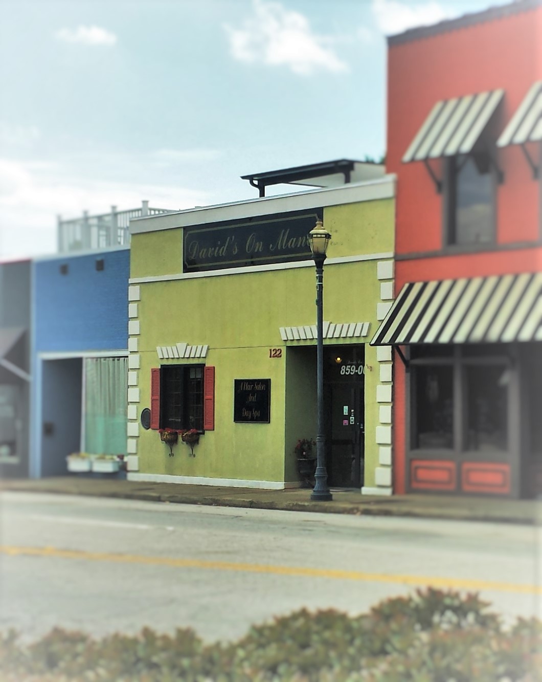 David's On Mane Hair Salon & Day Spa logo