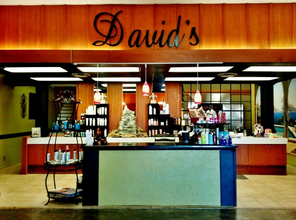 David's On Mane Hair Salon & Day Spa nail photo 1
